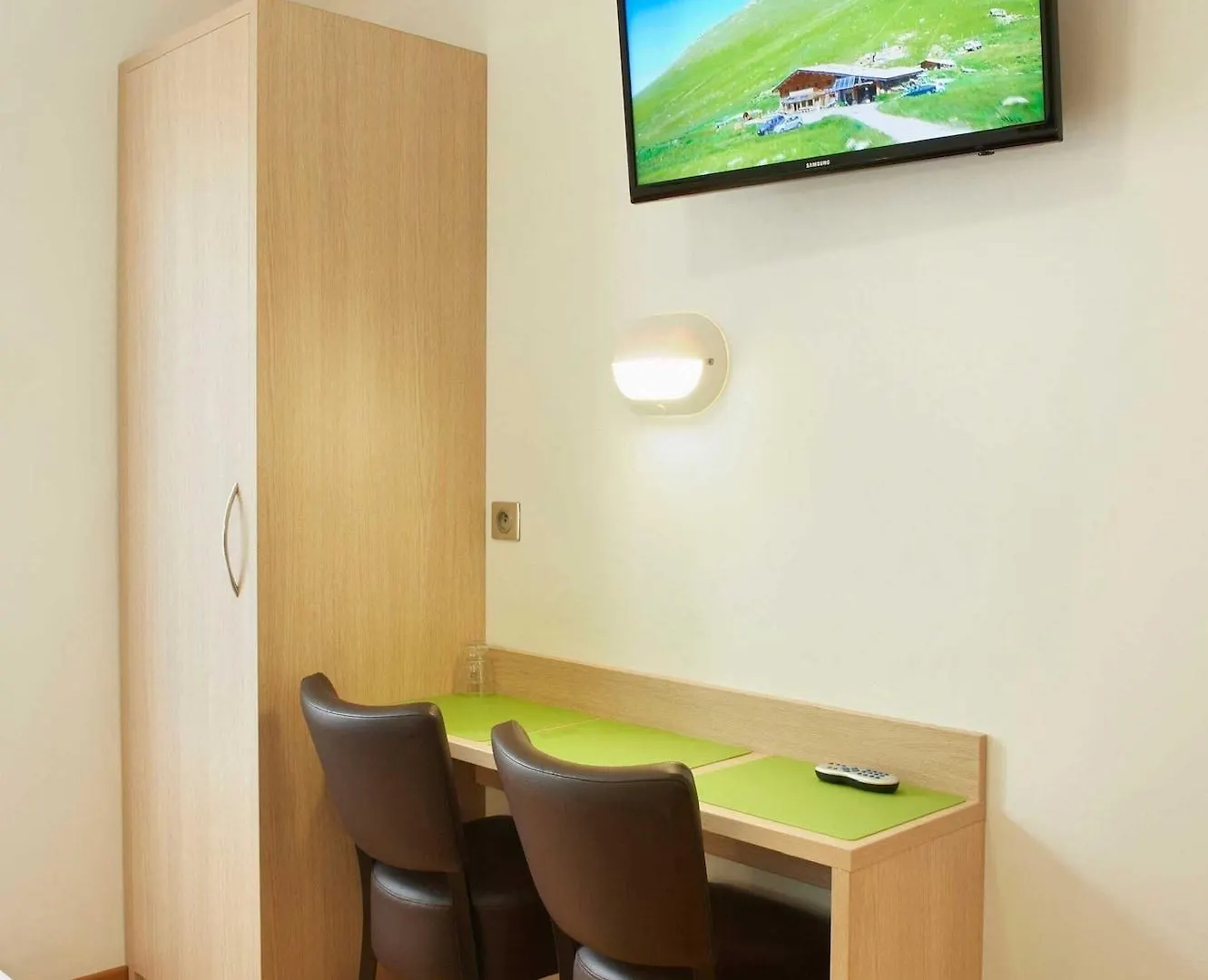 Darcet Hotel 2*