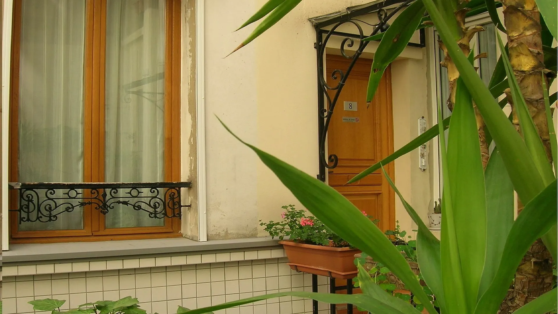 Darcet Hotel